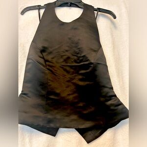 No sleeve tuxedo look